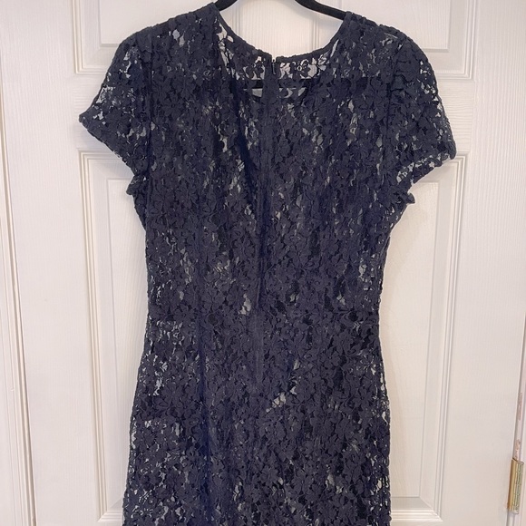 Lace Shell Dress with Side Ruching - Picture 2 of 4